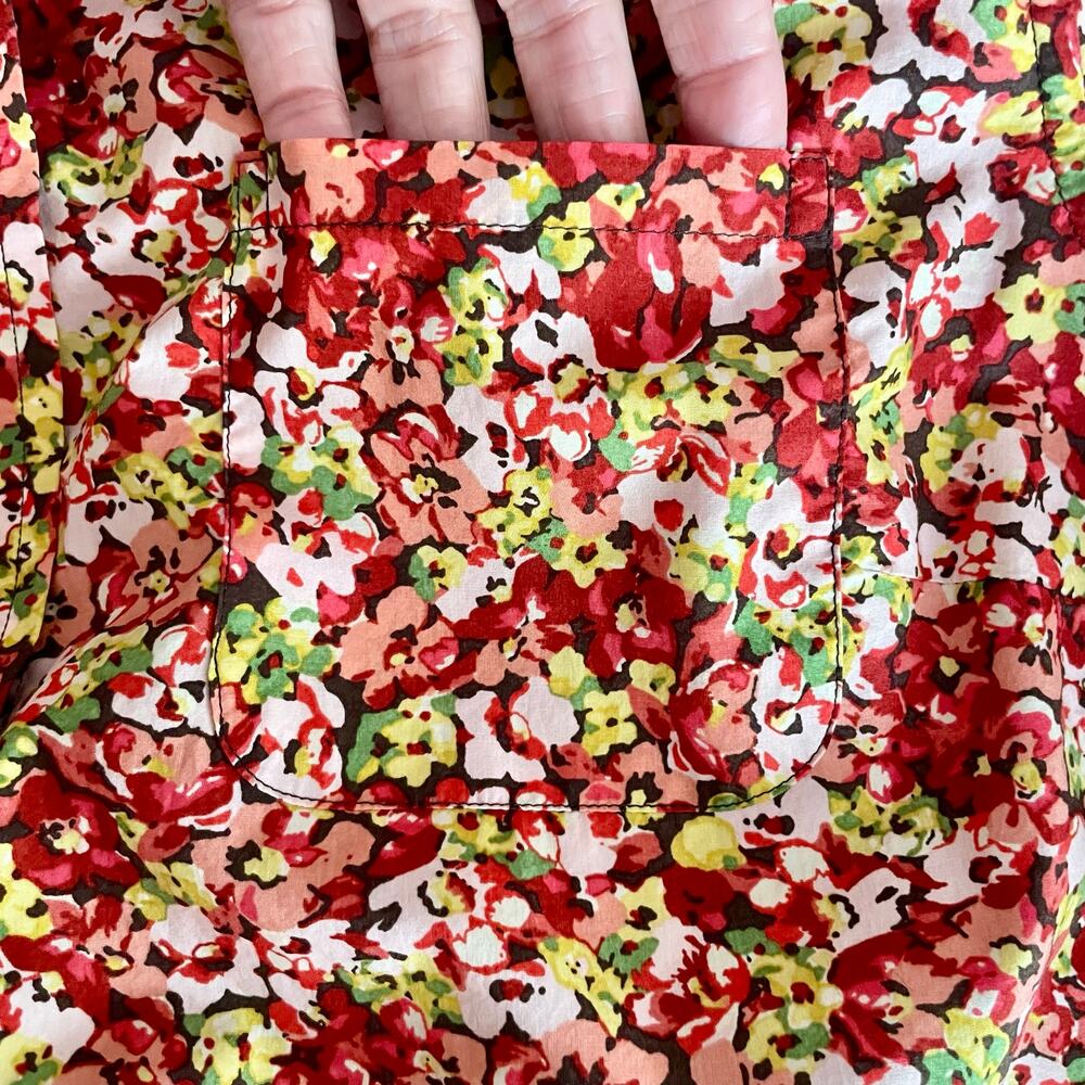 Talbots Red Floral Button Up Shirt Size 12p Roll Tab Sleeves Classic Work Wear - Picture 8 of 11